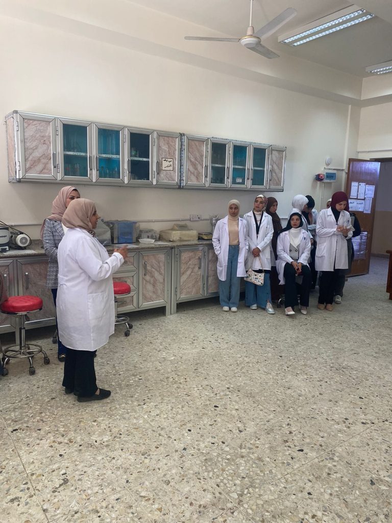 Visit to the Laboratories of the Unit of Medicinal and Aromatic Plants Research